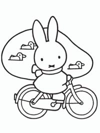 Miffy на велосипеді